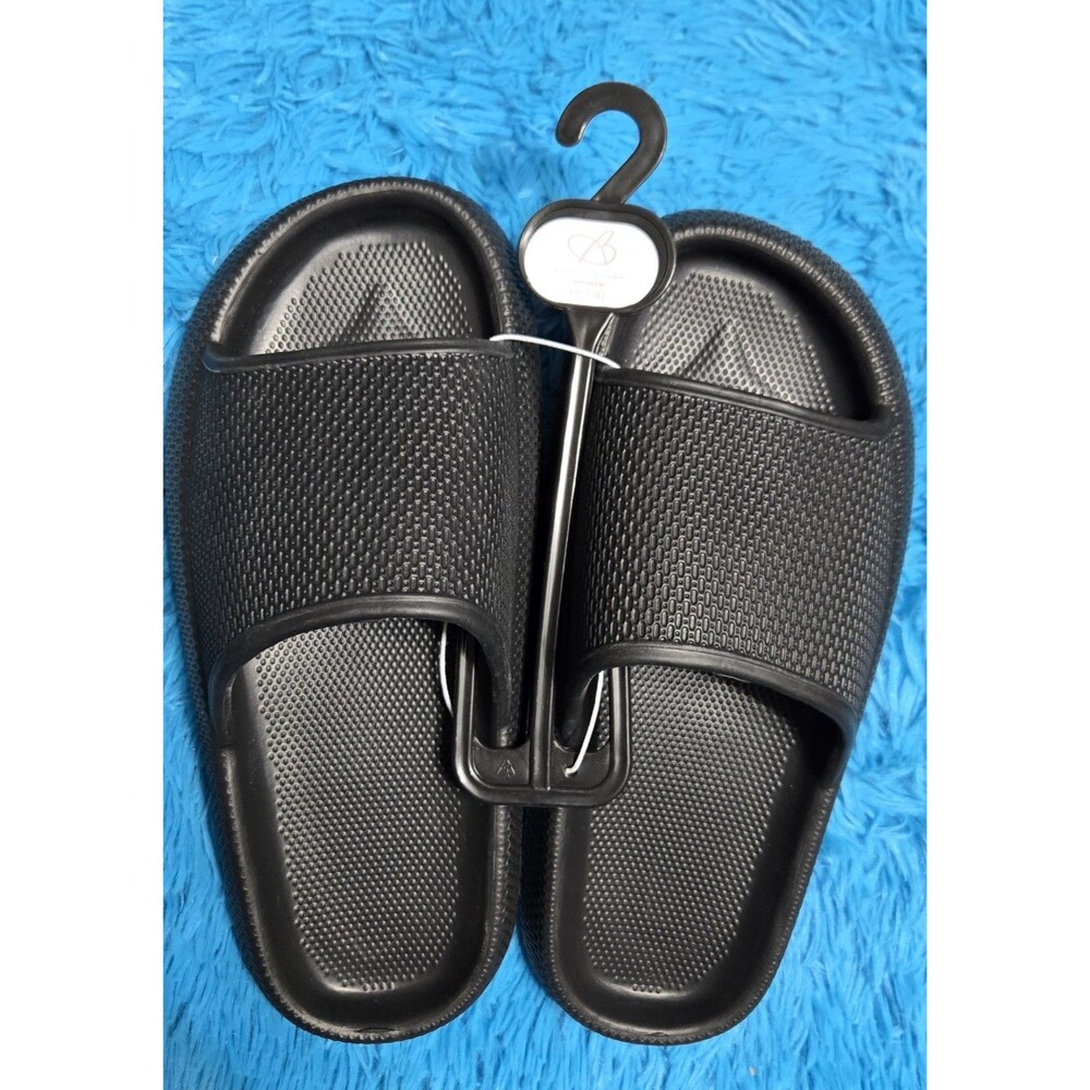 Bobbie Brooks Womens Black Slip On Sandals Size Medium 7/8 Pool Shower Slides